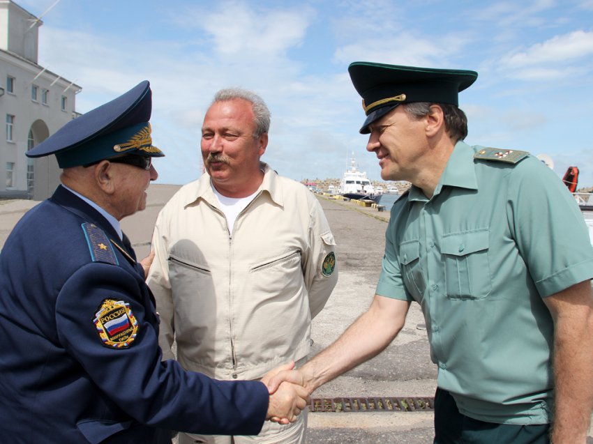 Летчик-космонавт СССР Алексей Леонов дал старт парусной регате