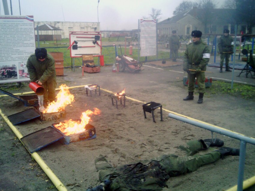Практические занятия по безопасности военной службы прошли на Балтфлоте