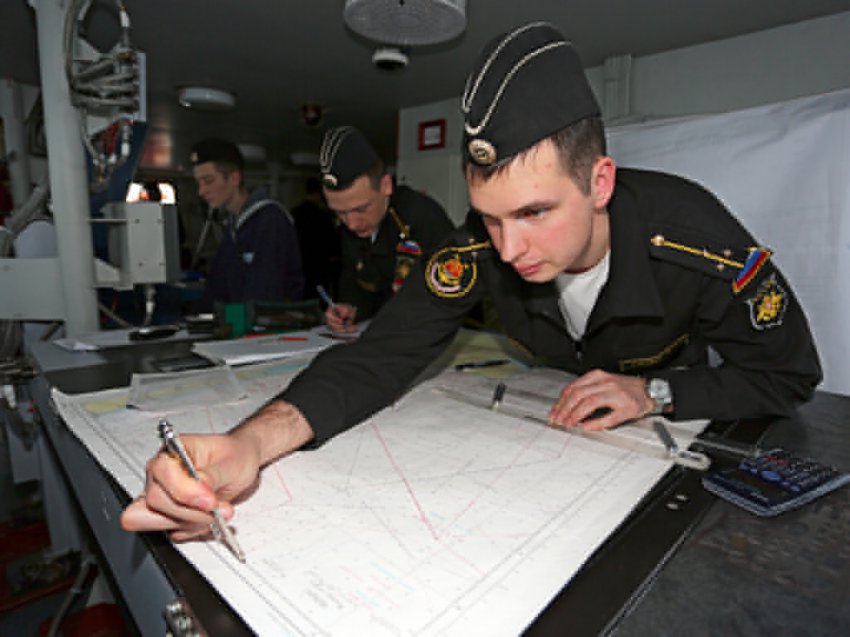 Ракетные и артиллерийские стрельбы по надводным и воздушным мишеням