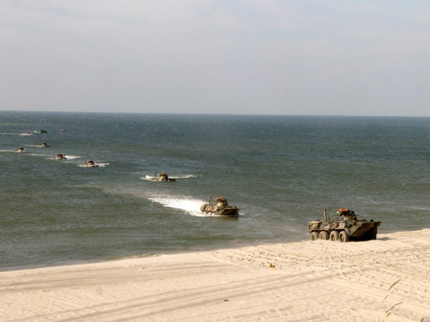 Тактическое учение по высадке морского десанта на необорудованное побережье