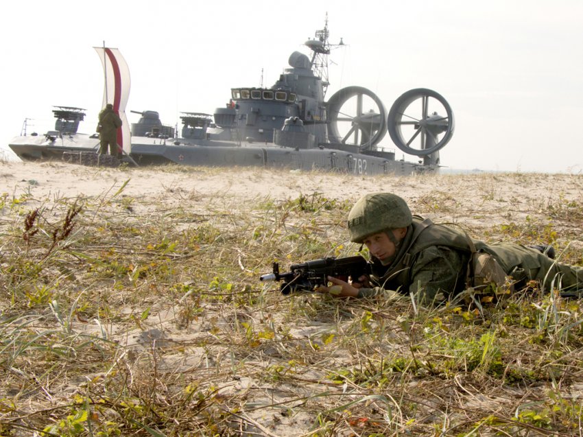 Тактическое учение по высадке морского десанта на необорудованное побережье