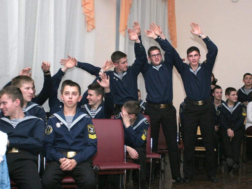 Кадеты споют по-английски