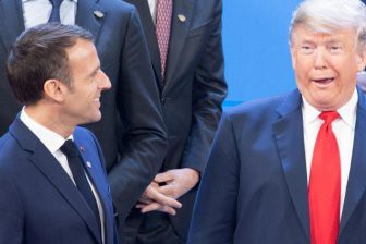 Макрон мечтал стать Трампом, но пока получается стать только Януковичем Макрон мечтал стать Трампом, но пока получается стать только Януковичем