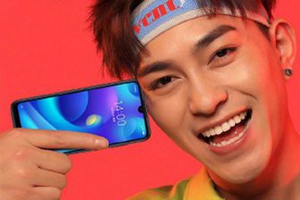 Новый Xiaomi Play наделён экраном с вырезом и тремя камерами Новый Xiaomi Play наделён экраном с вырезом и тремя камерами