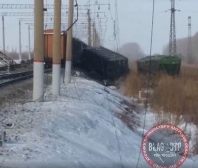 В Приамурье столкнулись поезд и легковой автомобиль