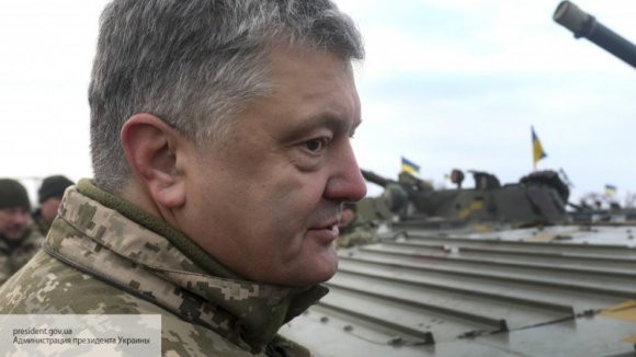 В Сети высмеяли Порошенко, хвастающегося «мощью и силой» ВСУ