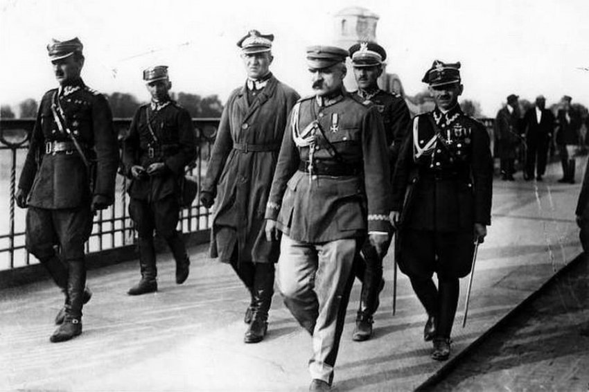1916 для Польши: Да здравствует королевство!