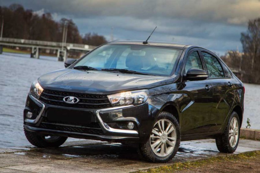 Эксперты составили Топ-5 самых странных решений в LADA Vesta