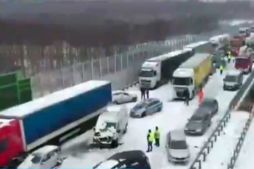 В Польше в массовом ДТП столкнулись 17 автомобилей