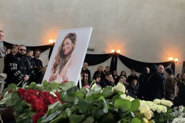 Юлия Началова, фото похороны, видео: последние новости сегодня о причинах смерти, 24.03.2019 Юлия Началова, фото похороны, видео: последние новости сегодня о причинах смерти, 24.03.2019