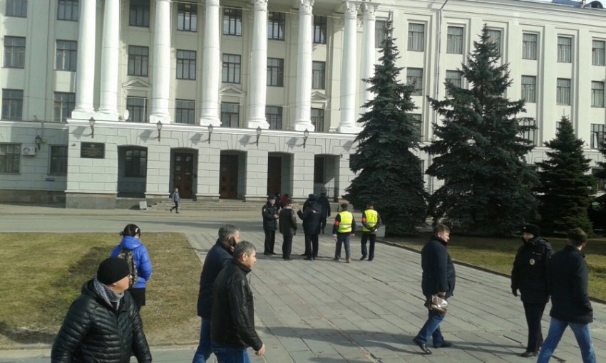 Полиция задержала мужчину на митинге против завода «Титан» в Пскове