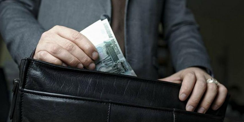 Бюджетникам повысят зарплату: когда, кому и на сколько