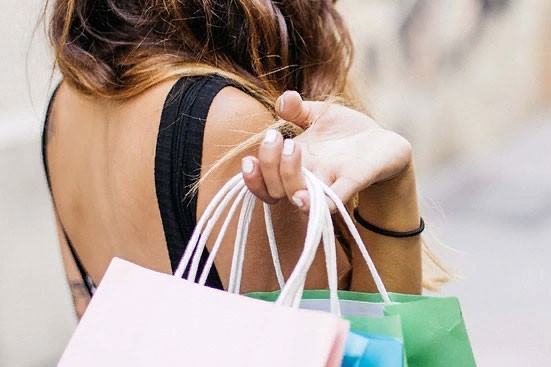 Почему вы не можете перестать тратить лишнее? Пять теорий Почему вы не можете перестать тратить лишнее? Пять теорий