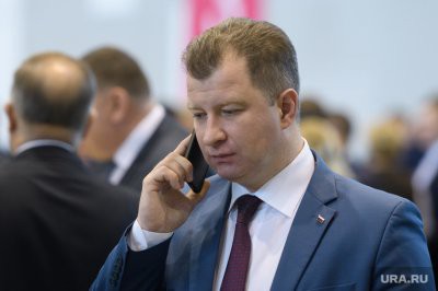 Сын-школьник мэра Серова Василия Сизикова за год заработал 400 тысяч рублей