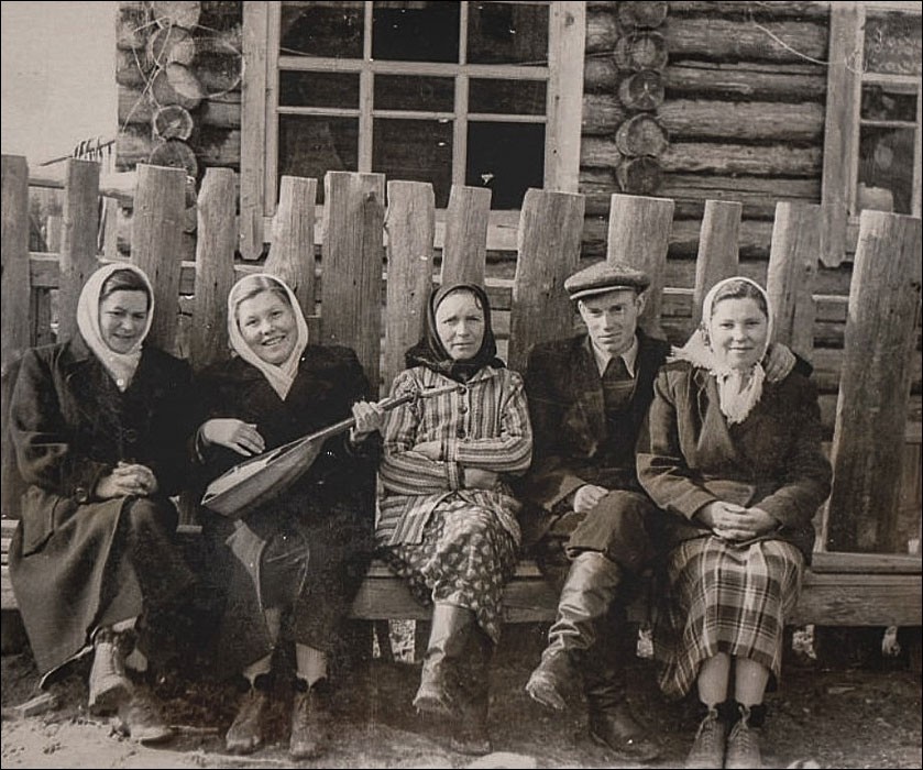 Фотоподборка деревенского быта русского человека XX века