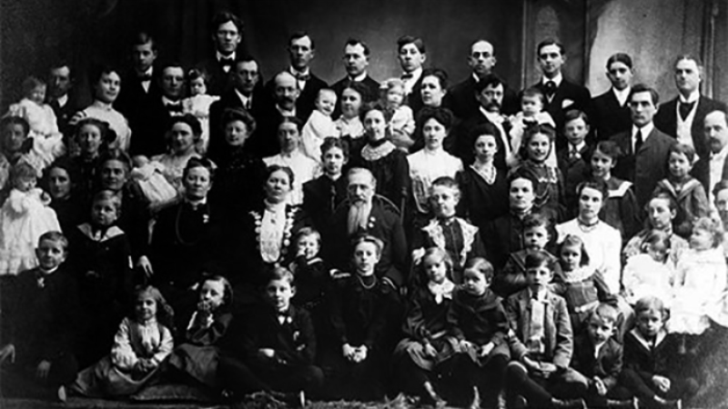 История женщины, которая родила 69 детей