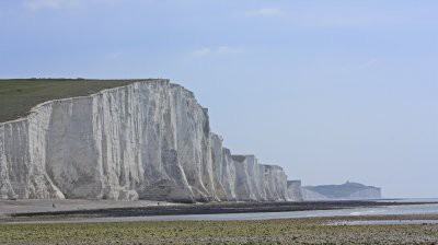 В Англии отец подержал сына над обрывом ради ярких фото