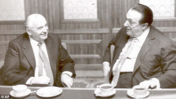 Хабад пытается бесшумно завоевать российскую власть Хабад пытается бесшумно завоевать российскую власть