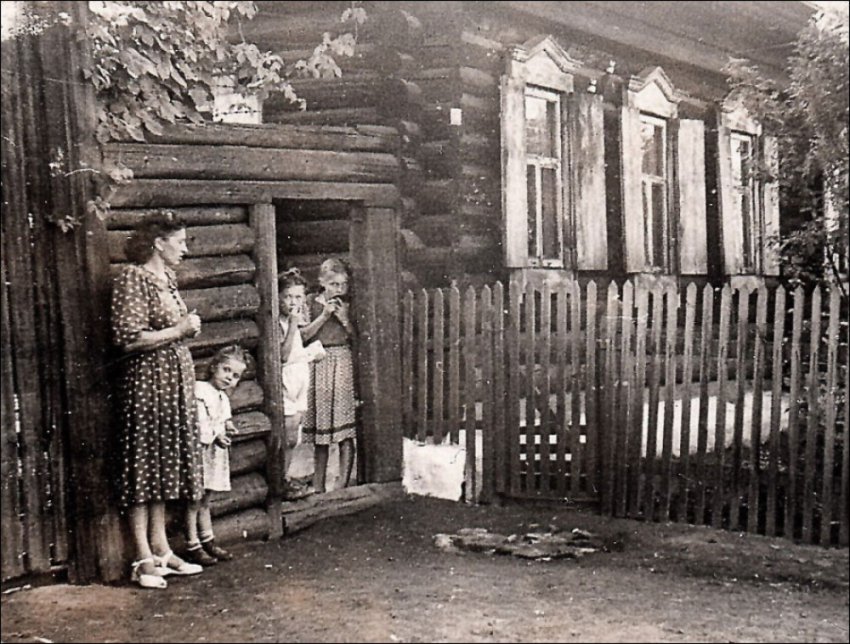Фотоподборка деревенского быта русского человека XX века