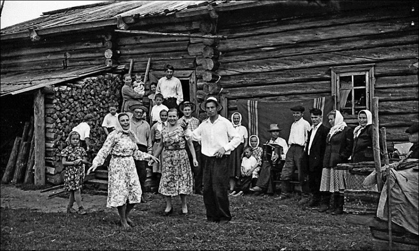Фотоподборка деревенского быта русского человека XX века