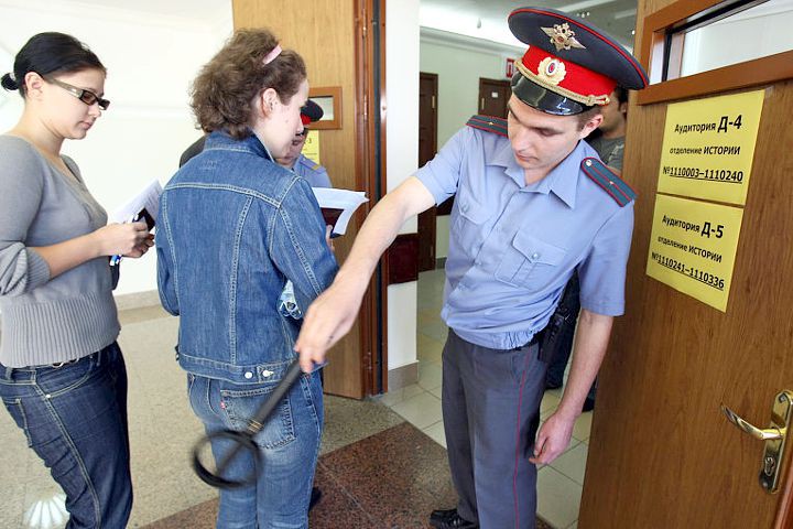 Российским школьникам на ЕГЭ и ОГЭ разрешат пользоваться интернетом Российским школьникам на ЕГЭ и ОГЭ разрешат пользоваться интернетом