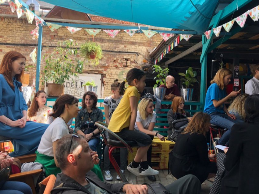 Феминизм, кастинг в «Модный приговор» и первая любовь: Израильский центр провёл Spoken Word Israel