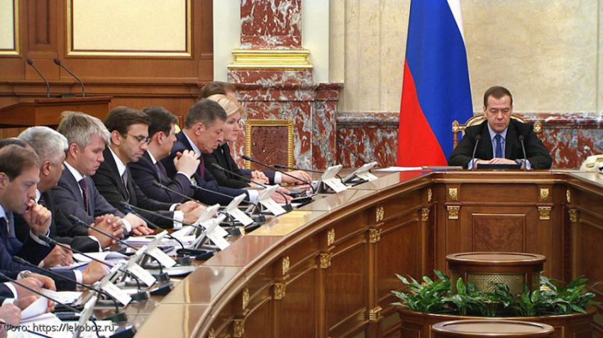 Нотариусам разрешат заверять сделки дистанционно через интернет