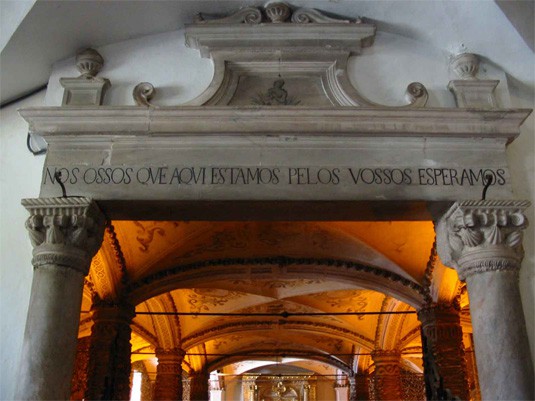 Храмы на костях: Христианские оссуарии (костницы) Храмы на костях: Христианские оссуарии (костницы)