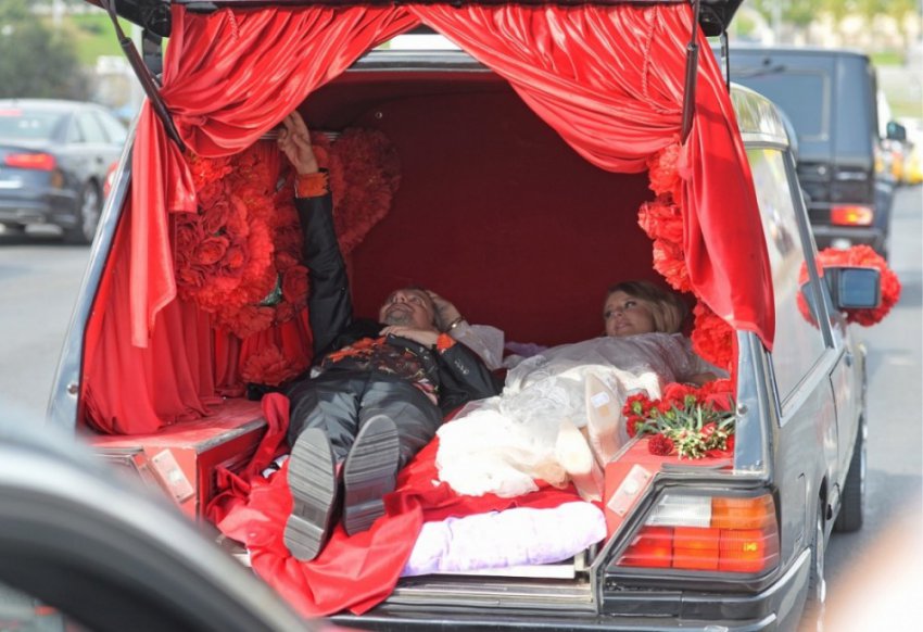 А ведь россияне могли год назад избрать Президентом страны сатанистку!