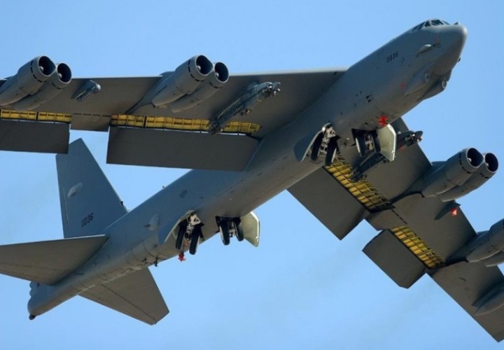 Американский В-52 сымитировал бомбардировку Крыма