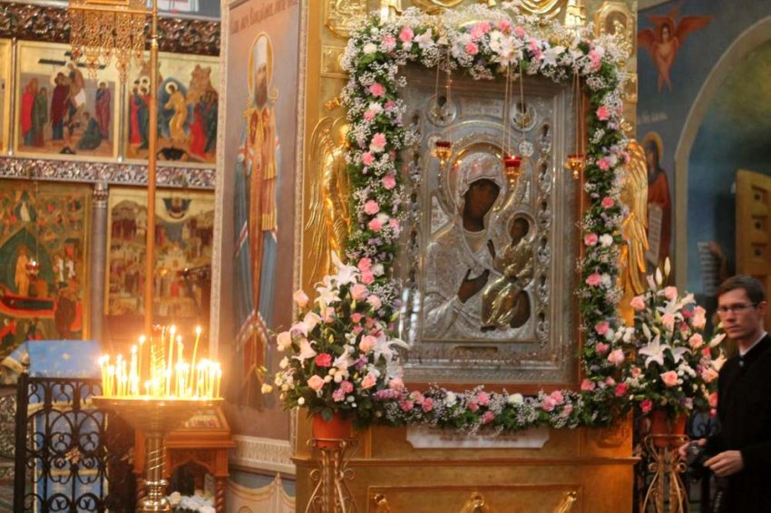 Иверскую икону Божией Матери почитает православная церковь 26 октября 2019 года