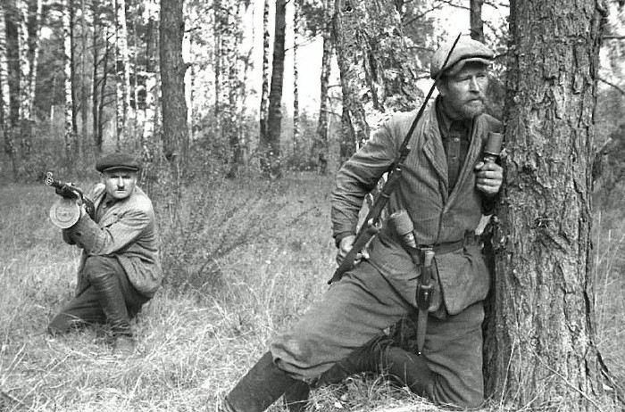 Как вознаграждали красноармейцев за героизм и храбрость? Как вознаграждали красноармейцев за героизм и храбрость?