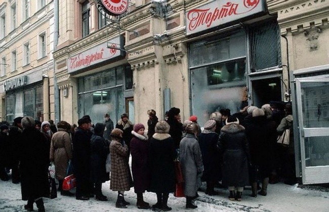 К Новому Году в СССР готовились еще летом. Фотоподборка