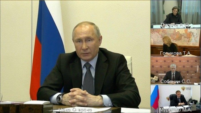 Путин пообещал выдать «антикризисные» 200 млрд рублей регионам Путин пообещал выдать «антикризисные» 200 млрд рублей регионам
