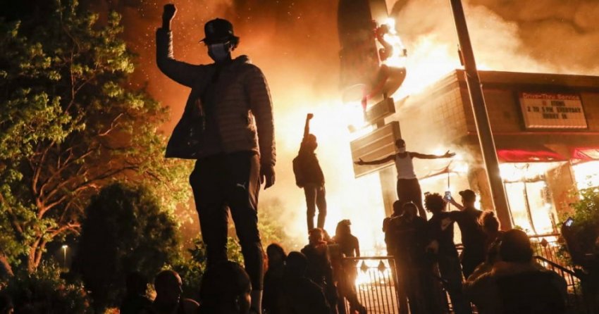 Расовый беспорядок в США переходит в гражданскую войну