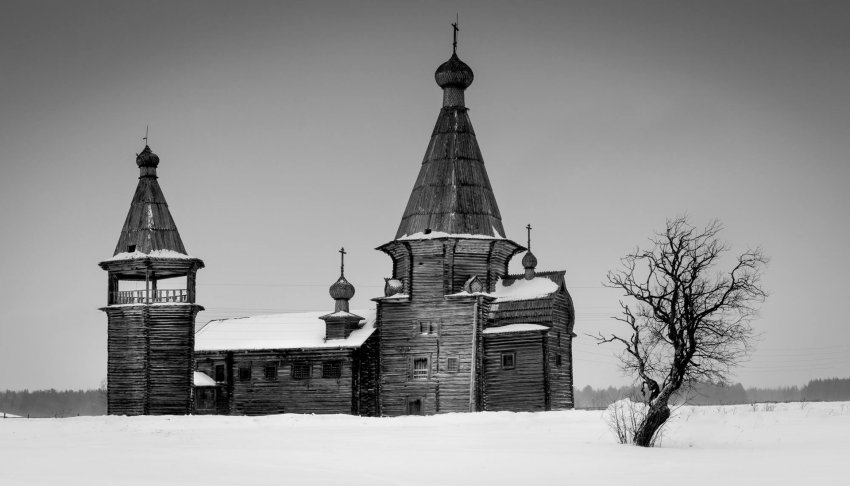 Чем объясняется форма куполов на православных церквях?