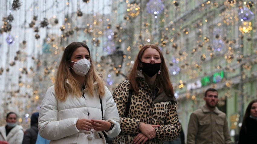 Какие ограничения продлили в Москве в связи с коронавирусом и почему запреты не затронули школы