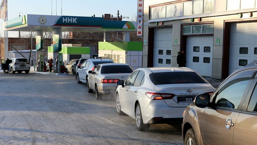 Сколько стоит место в очереди за бензином в Хабаровске