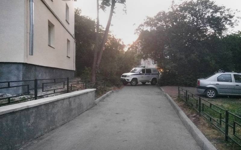Екатеринбургский стрелок с балкона открыл огонь по людям и правоохранителям 30 мая 2021 года Екатеринбургский стрелок с балкона открыл огонь по людям и правоохранителям 30 мая 2021 года