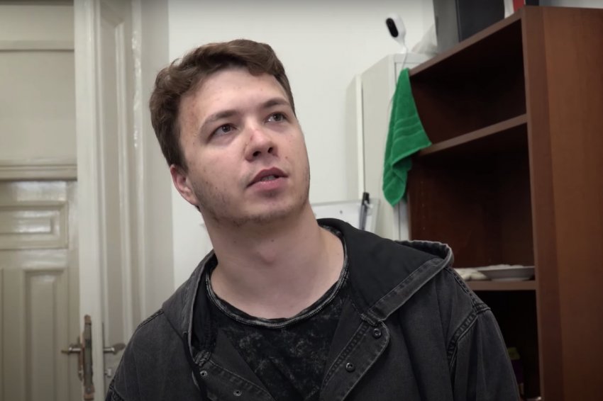 Оппозиционер и блогер Роман Протасевич был задержан в аэропорту Минска