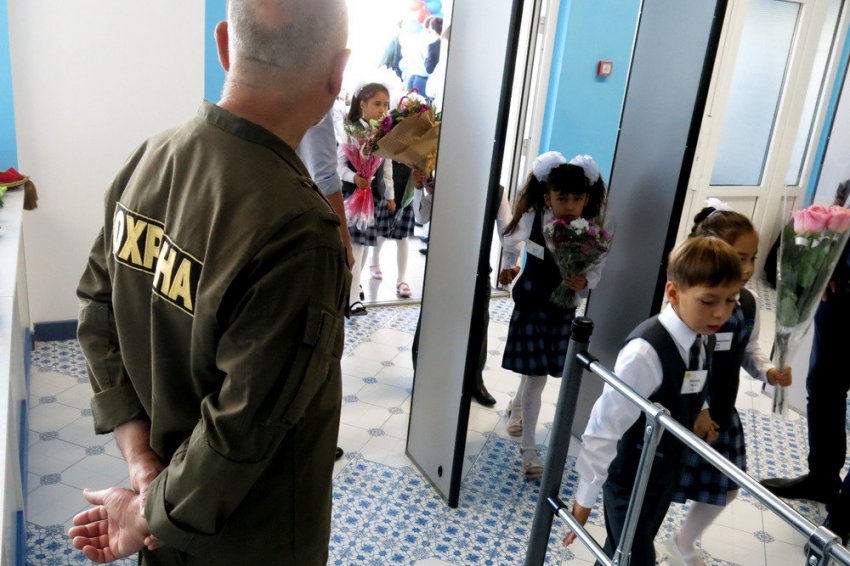 Какие требования предъявляются к охране школ по закону об образовании