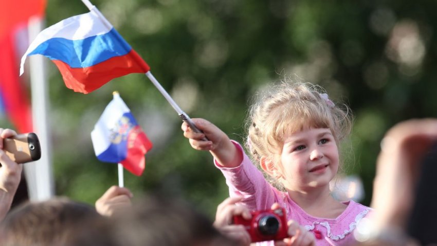 Трафареты на окна на День России, 12 июня: россияне могут присоединиться к акции