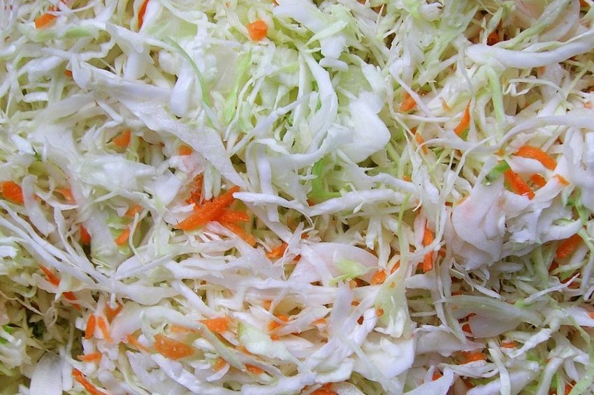 Квашеная капуста для здоровья: ферментированный продукт защищает от болезней