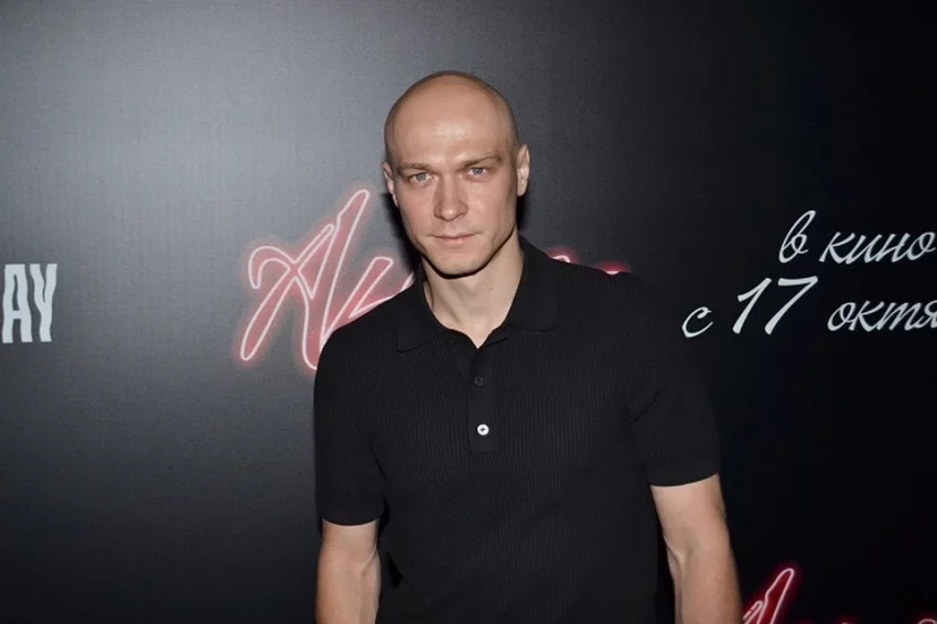 «В детстве я его называла "актер фигов". А он на Оскара пошел»: Бабушка актера Юры Борисова рассказала о детстве и скромной жизни актера