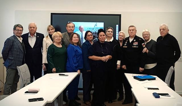 В Севастополе хотят присвоить Юрию Лужкову звание почётного гражданина и назвать в его честь парк и школу