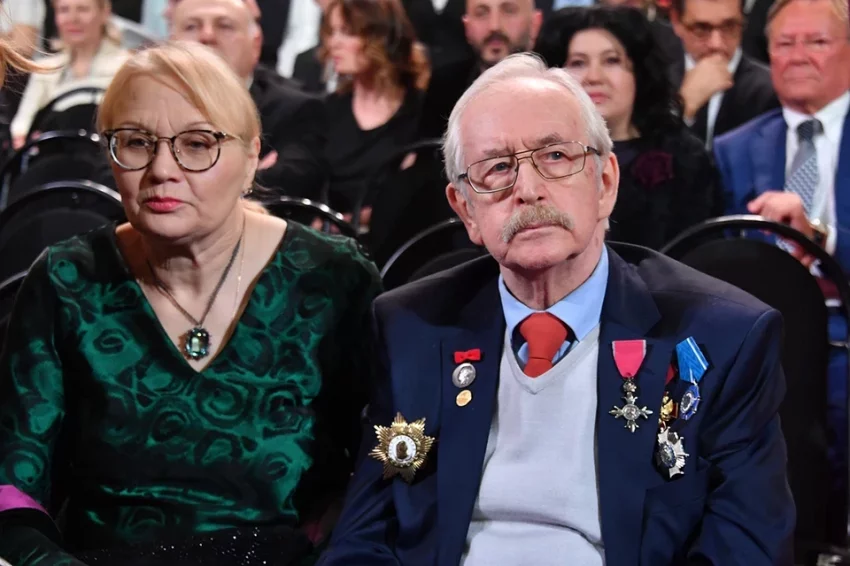 «Это огорчает и не выглядит искренней озабоченностью»: Жена Василия Ливанова выступила против фейков о состоянии артиста
