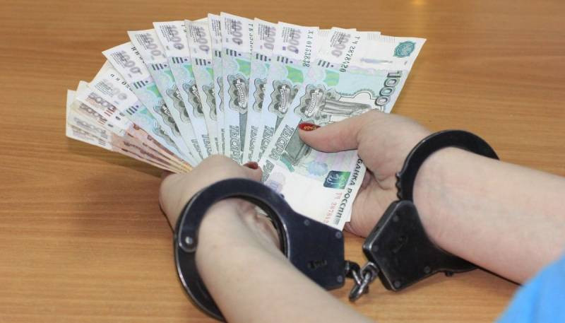 Поздравить сотрудника ОБЭП или ОБХСС с праздником 16 марта 2025 года можно в виде стихов, смс или прозы