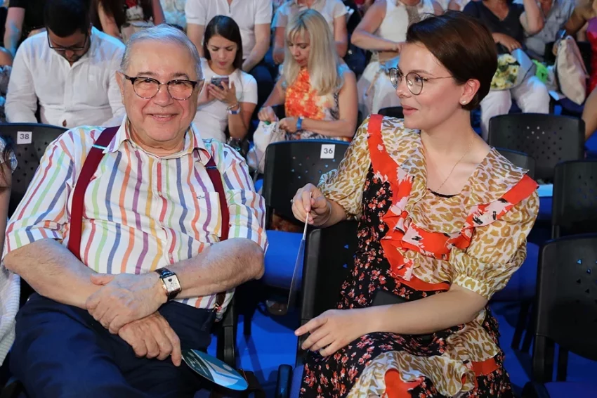 Жена Евгения Петросяна сделала заявление для журналистов: «Оставьте мою семью в покое»