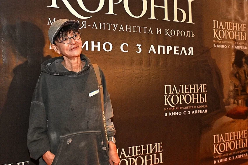 Премьера фильма «Падение короны»: Ирина Хакамада в потертом худи, похудевшая Александра Морозова и нестареющий Александр Анатольевич