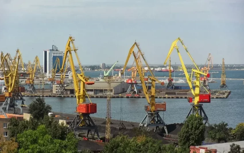 Замглавы Минсельхоза Польши предложил купить у Украины порт Одессы